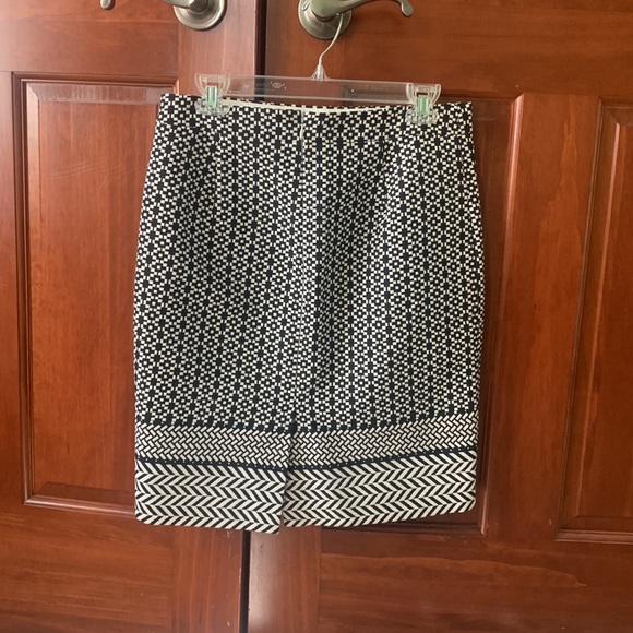 J-crew Pencil skirt - Picture 2 of 3